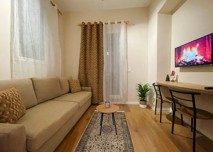 Aj Apartments - Hidden Gem In Front Of Taiwan Center